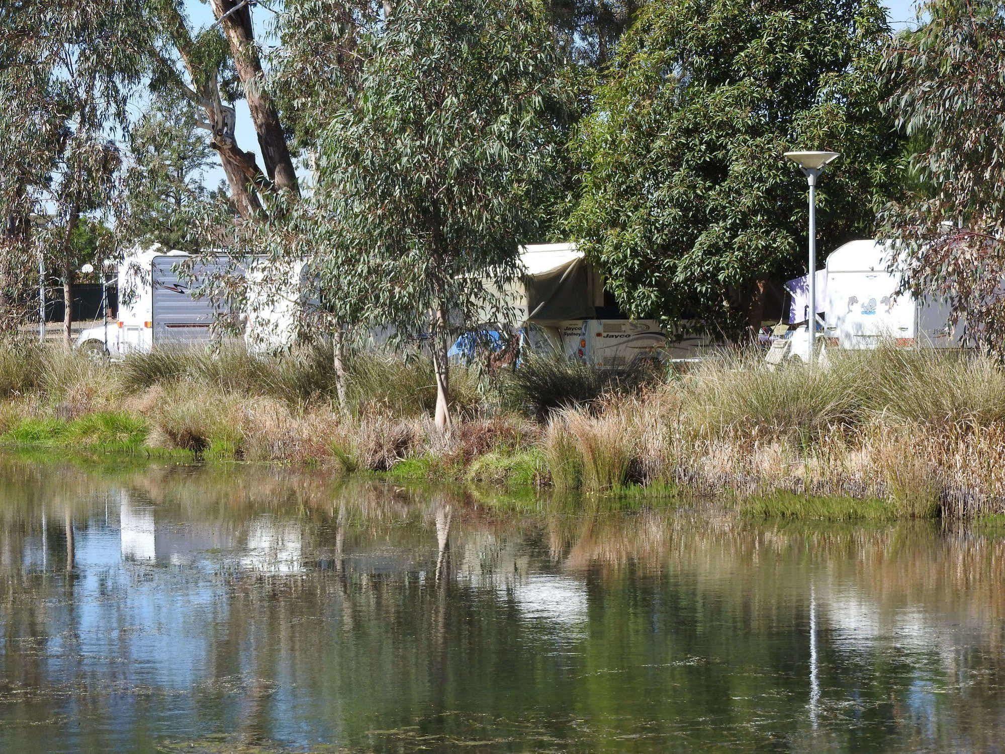 Victoria Lake Holiday Park Shepparton Exterior photo